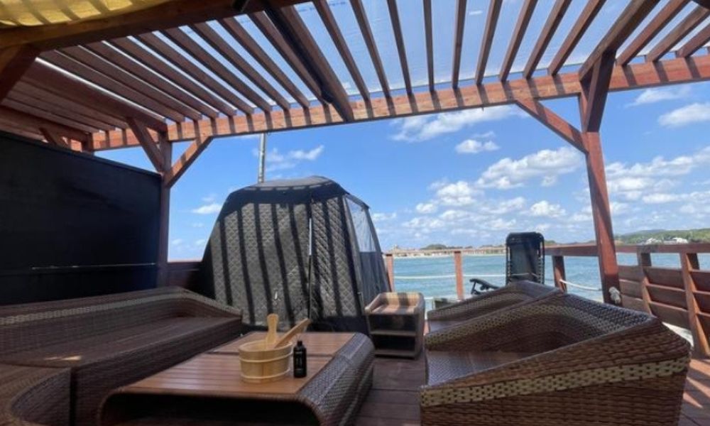 BAY ROCKS（糸島市志摩芥屋）