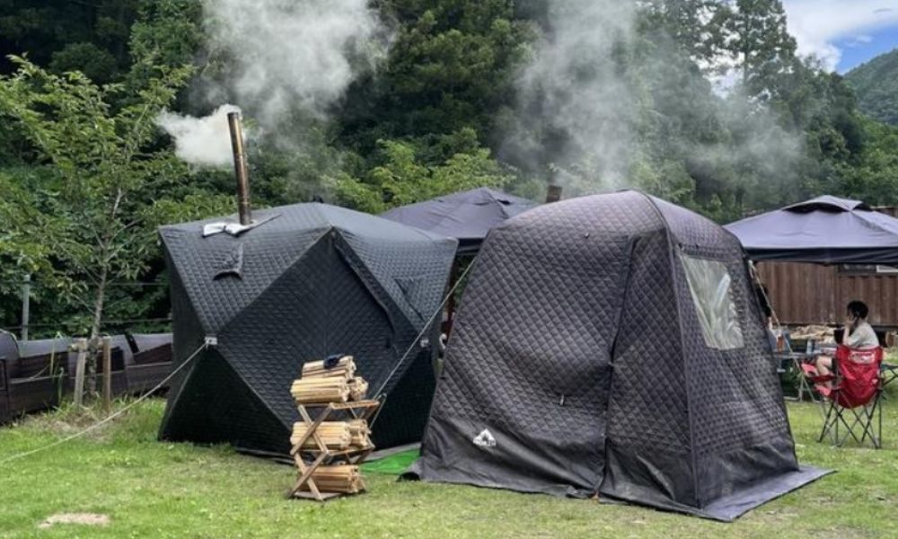 川とBBQのキャンプフィールド（箕面市上止々呂美）