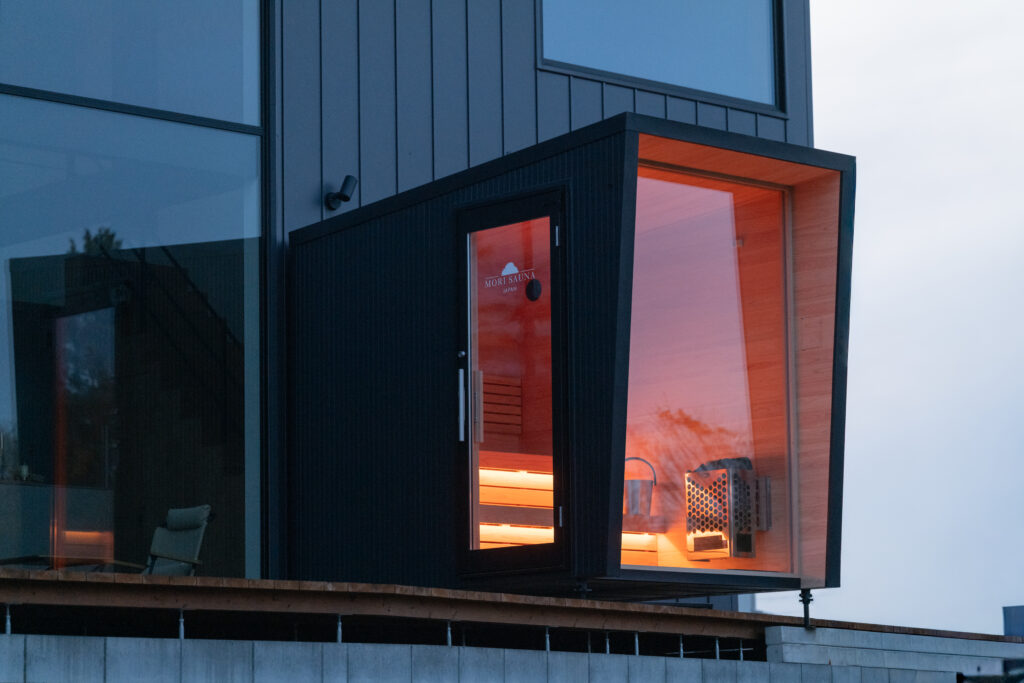 MORI SAUNA 屋外用前面ガラス国産サウナ