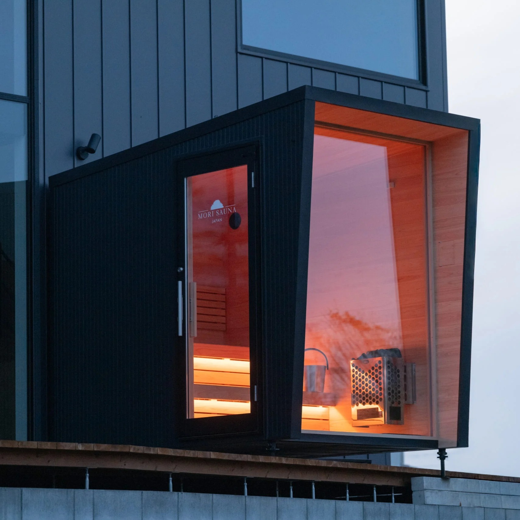MORI SAUNA 外観 正方形