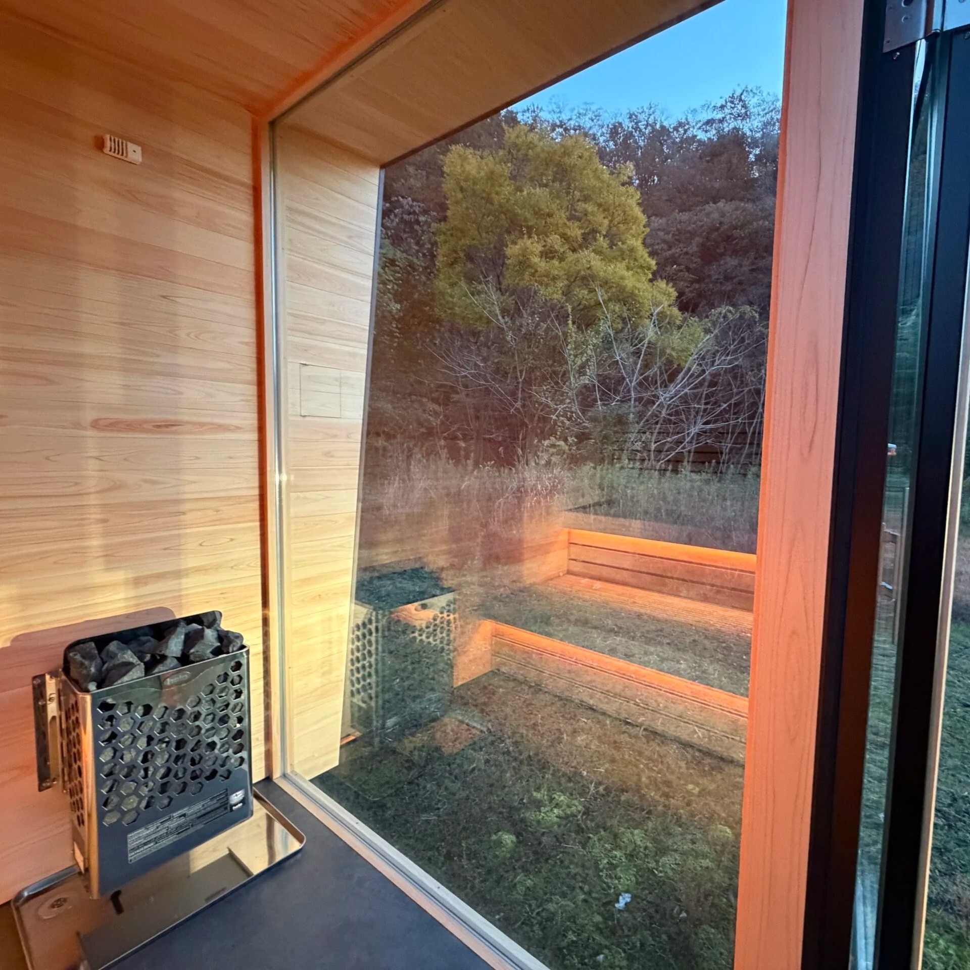 MORI SAUNA 屋外用サウナ ガラス窓