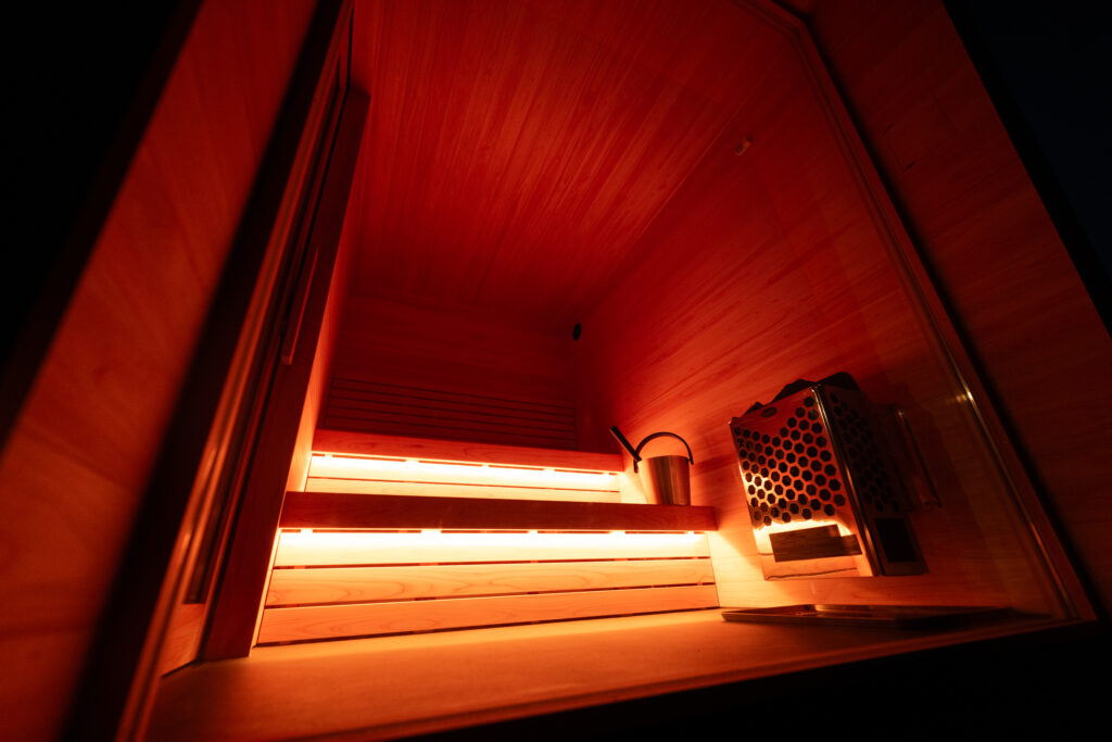 MORI SAUNA 屋外用前面ガラス国産サウナ