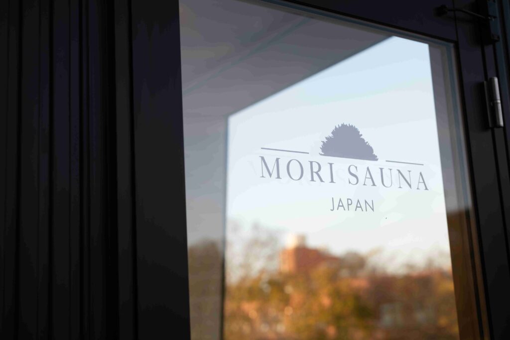 屋外サウナ ドアガラス