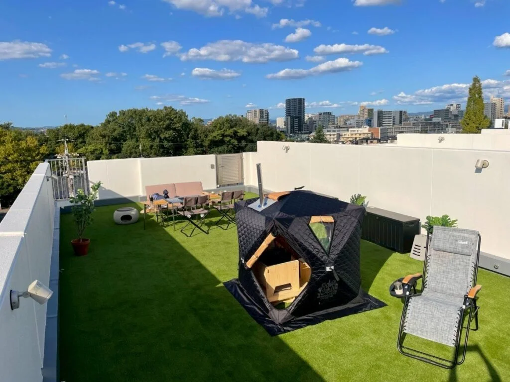 庭サウナ 人工芝