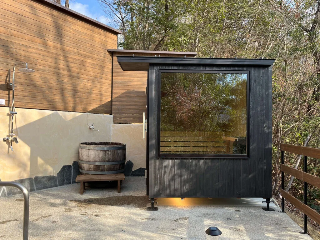 アウトドアサウナ　自然