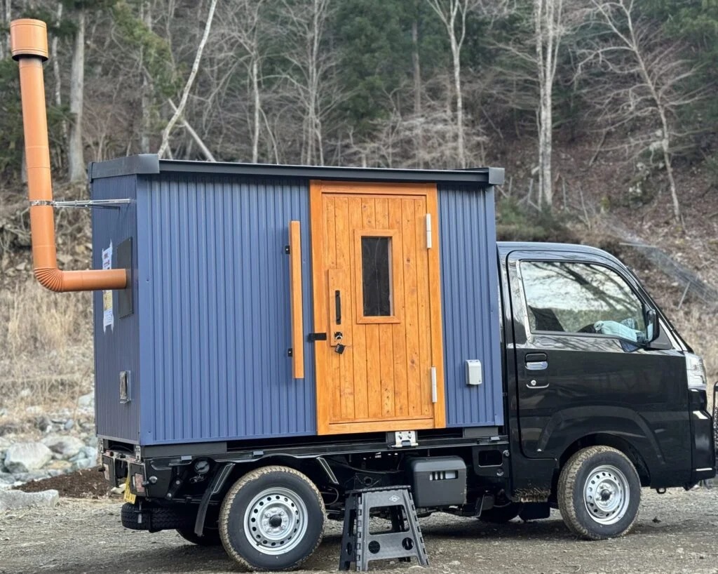 軽トラタイプのサウナカー