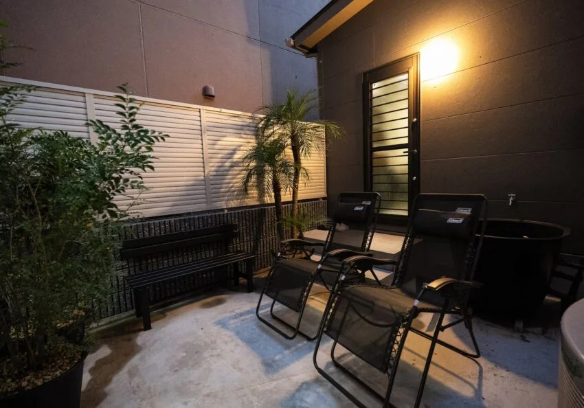 屋外用サウナ　外気浴スペース